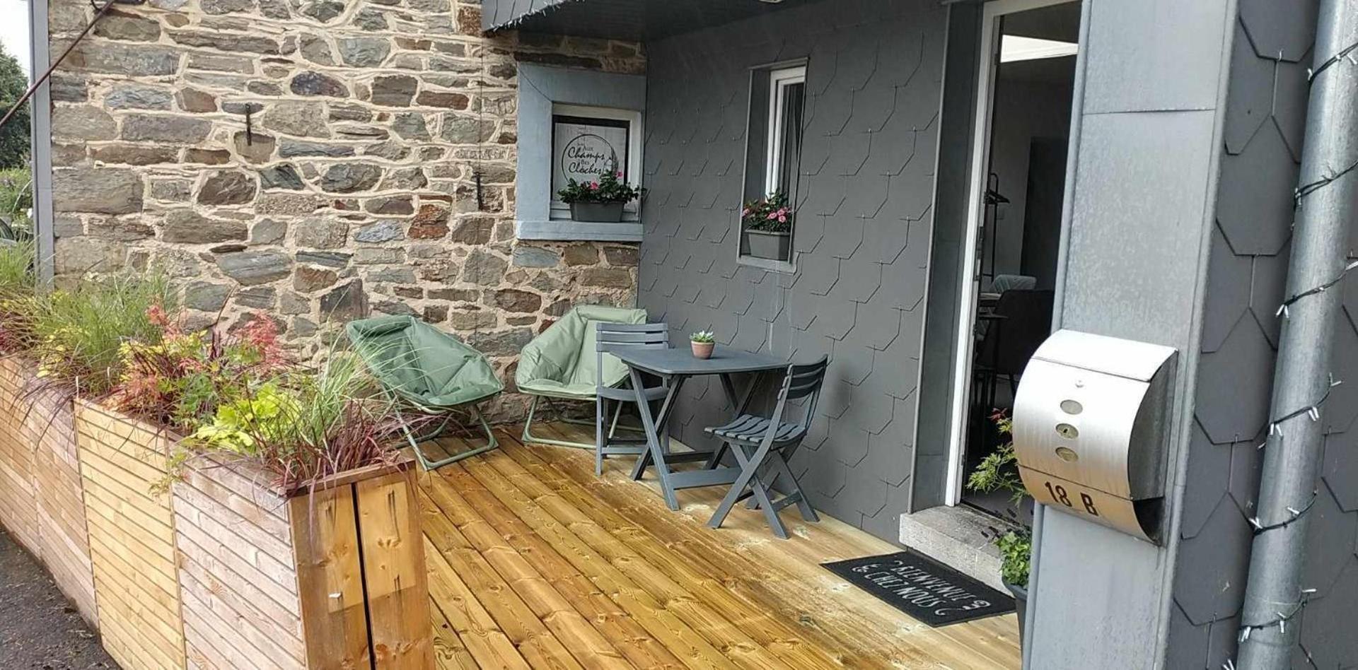 Aux Champs Des Cloches Leilighet Houffalize Rom bilde